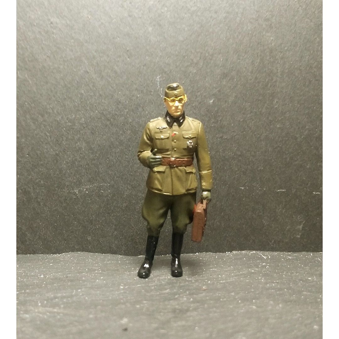 Hobby Boss 1/35 German Officer 84406 - Heartland - ModelCars.com