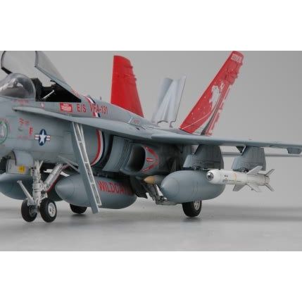 Hobby Boss 1/48 F/A-18C HORNET‹¨« 80321-Hobby Boss-ModelCars.com