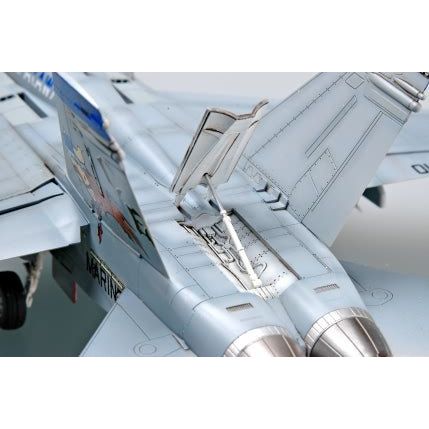 Hobby Boss 1/48 F/A - 18D HORNET‹¨« 80322 - Heartland - ModelCars.com