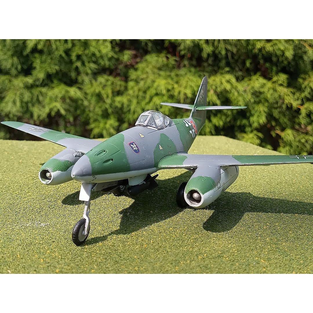 Hobby Boss 1/72 Me262 A-2a Bomber 80248-Hobby Boss-ModelCars.com