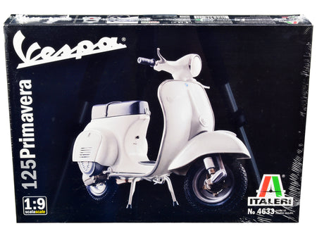 Skill 3 Model Kit Vespa 125 Primavera Scooter 1/9 Scale Model by Italeri