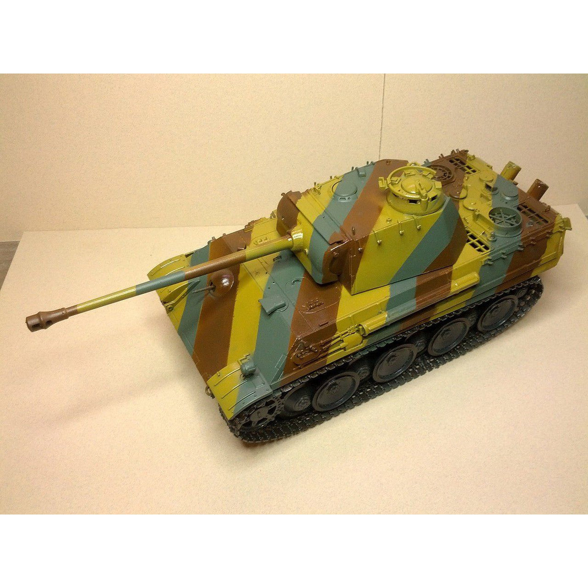 Italeri 1/35 Pz. Kpfw. V Panther World of Tank-Italeri-ModelCars.com