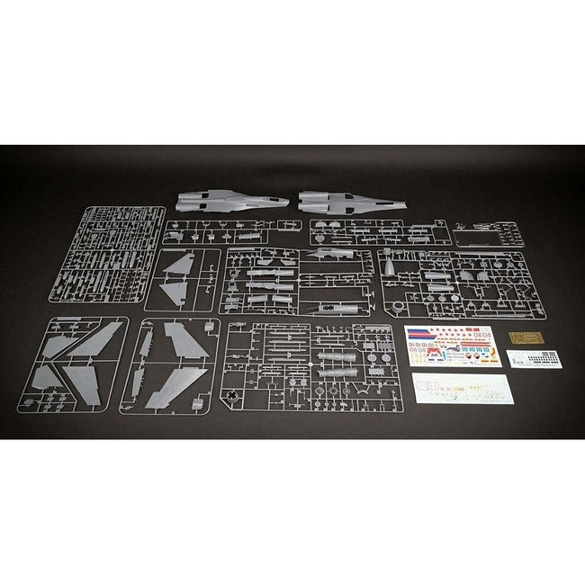 Kitty Hawk 1/48 Su - 27 Flanker B Fighter - Heartland - ModelCars.com