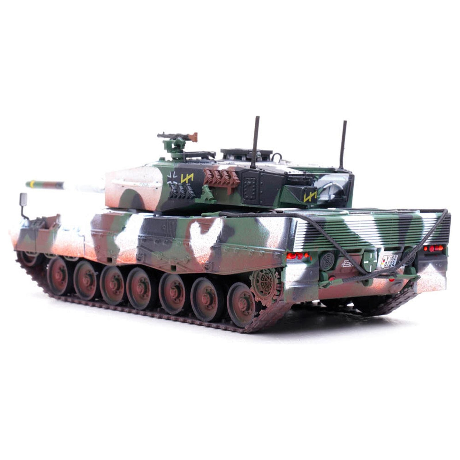 Leopard 2A4 Main Battle Tank with Snorkel "Winter Camouflage" German Army "Armor Premium" Series 1/72 Diecast Model by Panzerkampf - Panzerkampf - ModelCars.com