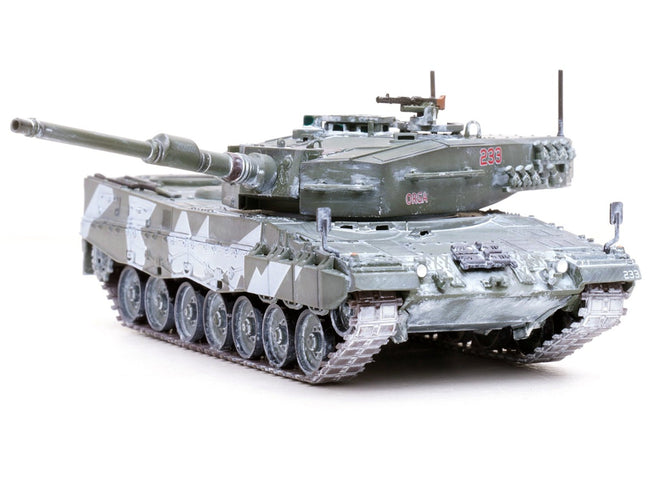 Leopard 2A4 Main Battle Tank with Snorkel "Winter Camouflage" Norwegian Army "Armor Premium" Series 1/72 Diecast Model by Panzerkampf-Panzerkampf-ModelCars.com