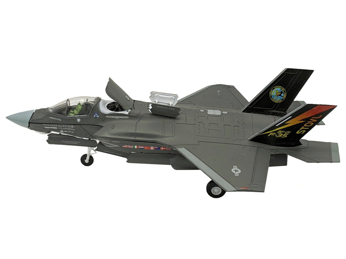 Lockheed Martin F-35B (STOVL) Lightning II Aircraft "BF-01 Prototype Air Test an Evaluation Squadron 23 (VX-23) Salty Dogs" (2009) United States Navy 1/72 Diecast Model Airplane-Other-ModelCars.com