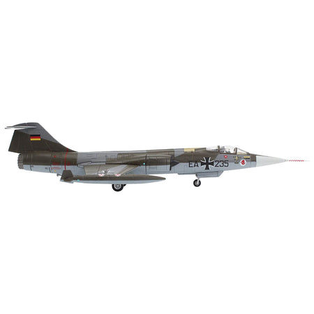 Lockheed RF - 104G Starfighter Fighter Aircraft "AG 51 Immelmann" (1966) German Luftwaffe "Air Power Series" 1/72 Diecast Model by Hobby Master - Hobby Master - ModelCars.com