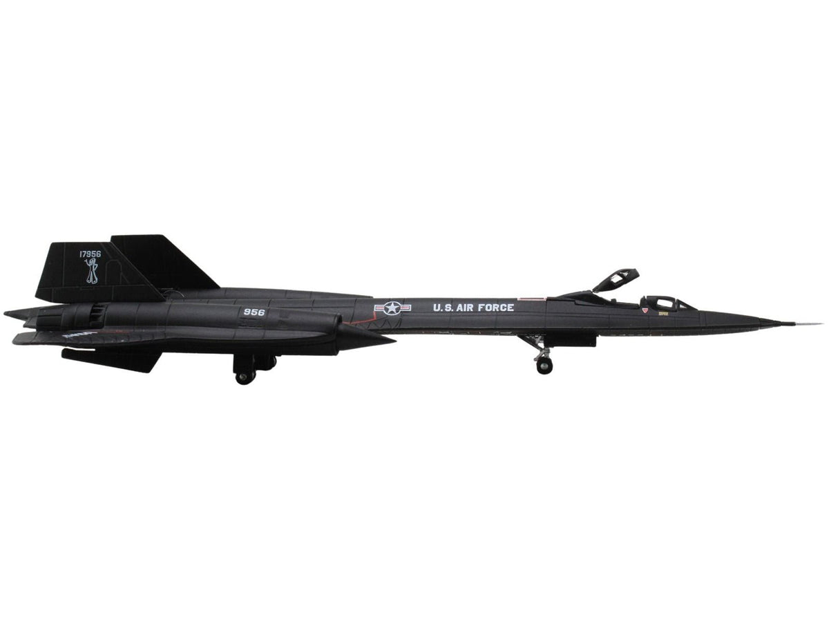 Lockheed SR-71B Blackbird Stealth Aircraft "9th Strategic Reconnaissance Wing Beale Air Base Gumby" United States Air Force 1/200 Diecast Model Airplane by Herpa-Herpa-ModelCars.com