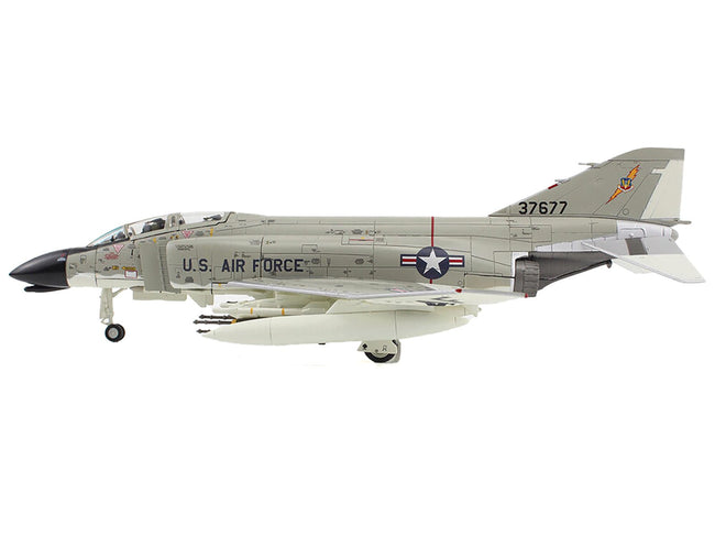 McDonnell Douglas F-4C Phantom II Fighter-Bomber Aircraft "433rd TFS 8th TFW Ubon Thailand" (1966) United States Air Force "Air Power Series" 1/72 Diecast Model by Hobby Master-Hobby Master-ModelCars.com