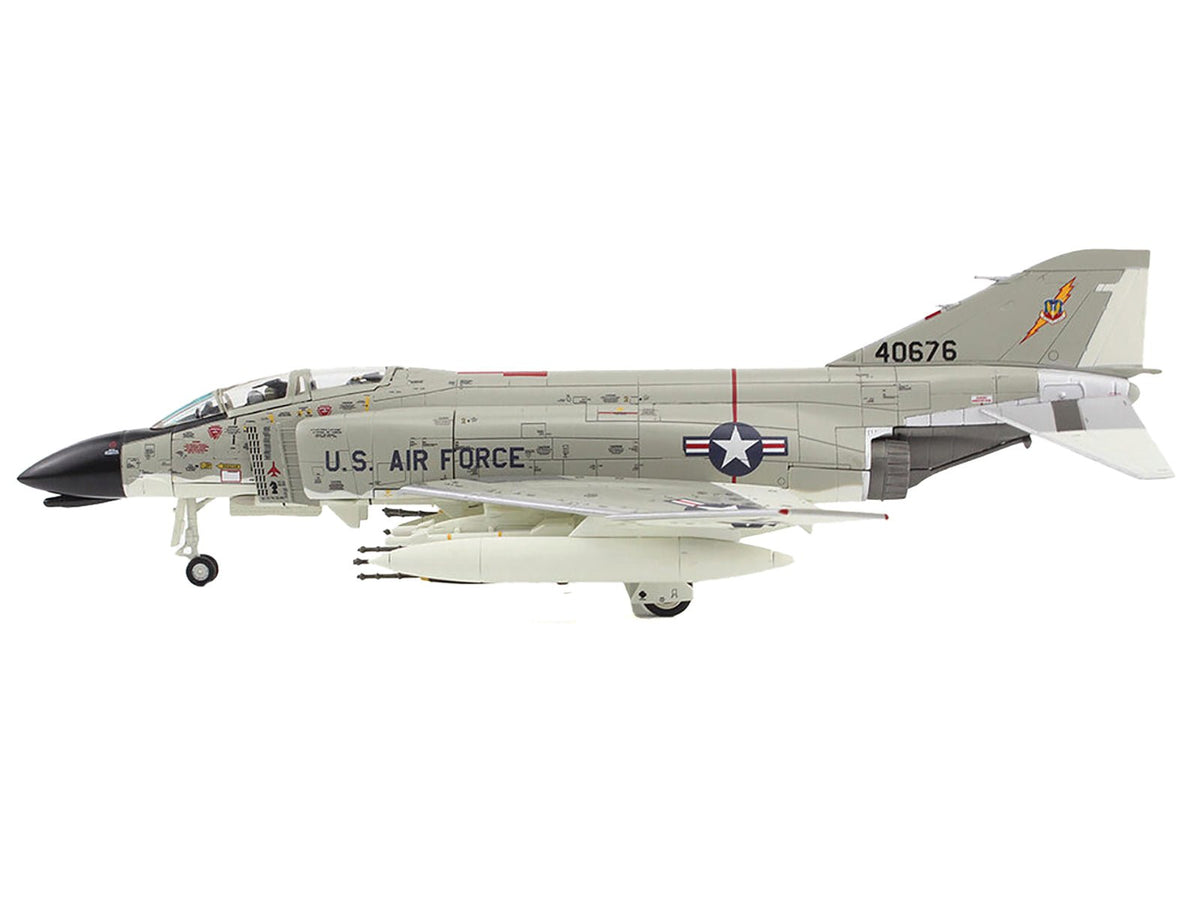 McDonnell Douglas F-4C Phantom II Fighter-Bomber Aircraft "45th TFS Ubon Thailand" (1965) United States Air Force "Air Power Series" 1/72 Diecast Model by Hobby Master-Hobby Master-ModelCars.com