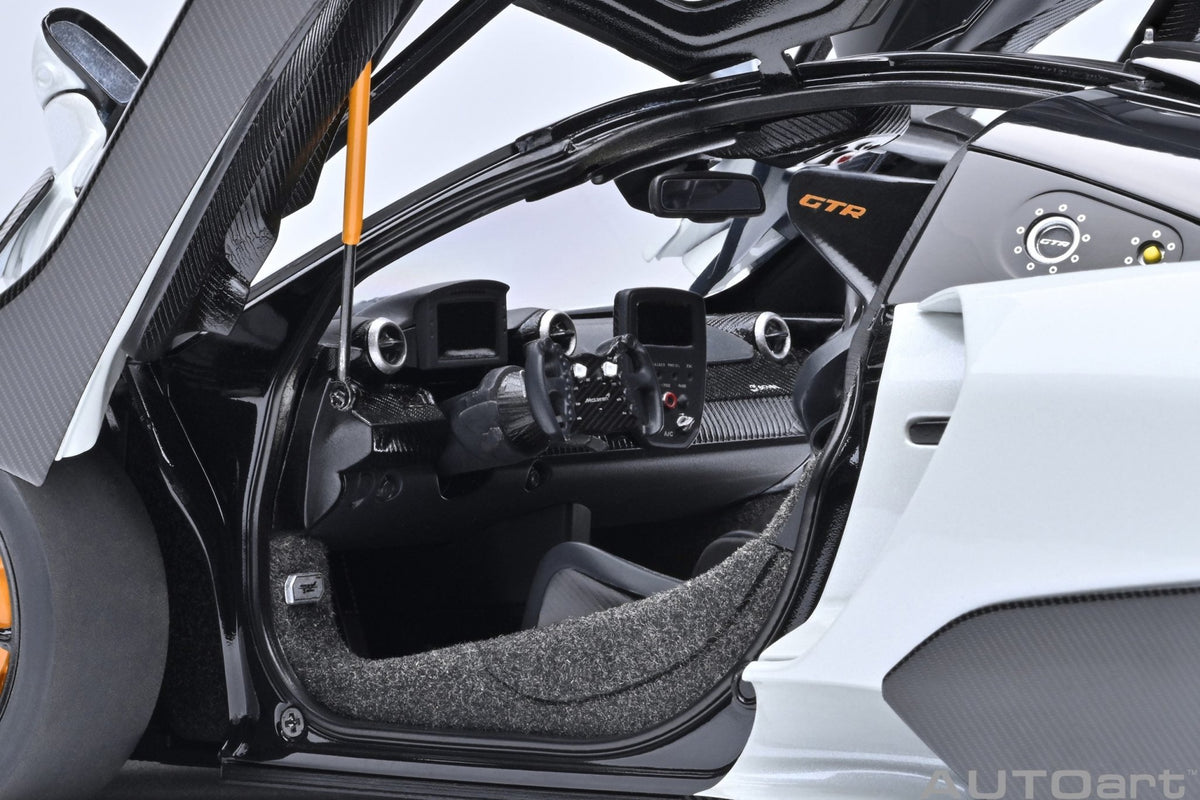 McLaren Senna GTR Silica White with Black Top 1/18 Model Car by Autoart-Autoart-ModelCars.com