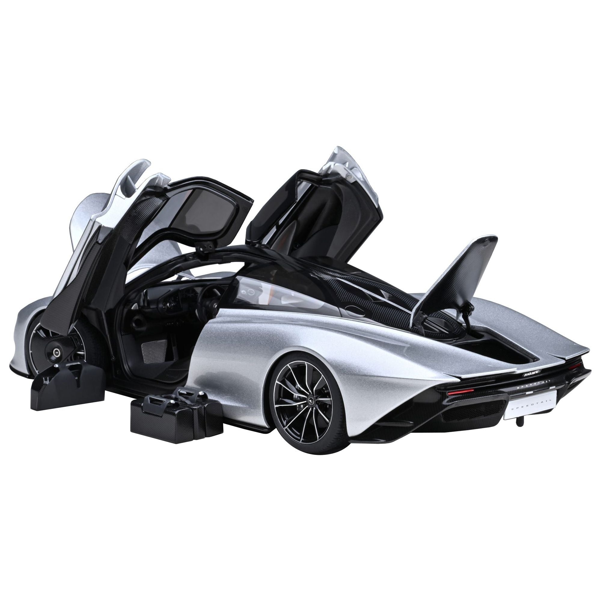 McLaren Speedtail Supernova Silver Metallic with Black Top and Suitcase Accessories 1/18 Model Car by Autoart - Autoart - ModelCars.com