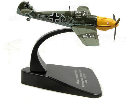 Messerschmitt Bf 109E-4 Fighter Plane Pilot: Hauptmann Wolfgang Lippert GrpKdr II/JG 27 (1940) "Oxford Aviation" Series 1/72 Diecast Model Airplane by Oxford Diecast-Oxford Diecast-ModelCars.com