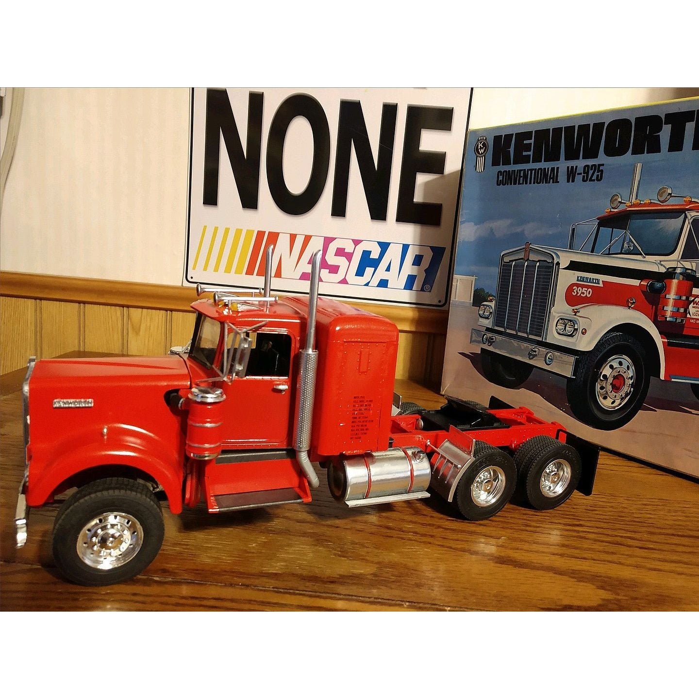 Moebius 1017 Super Single Tractor Wheel & Tire Set 1/25 scale - Moebius - ModelCars.com