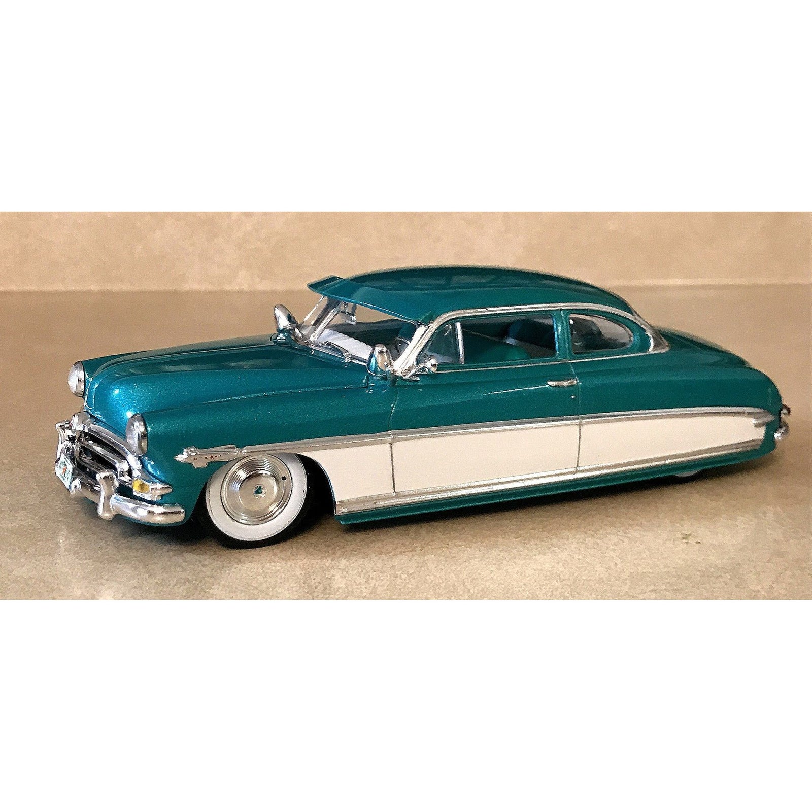 Moebius 1200 1953 Hudson Hornet 1/25 scale - Moebius - ModelCars.com