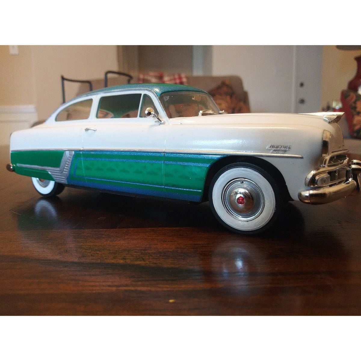 Moebius 1214 1954 Hudson Hornet Special 1/25 scale-Moebius-ModelCars.com