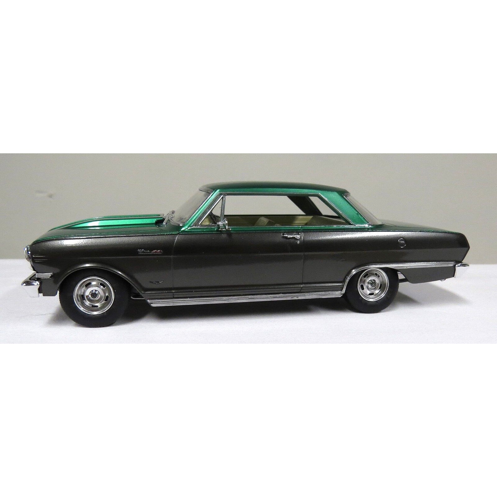 Moebius 1964 Chevy II Nova Resto Mod 1/25 Scale Model Kit - Moebius - ModelCars.com