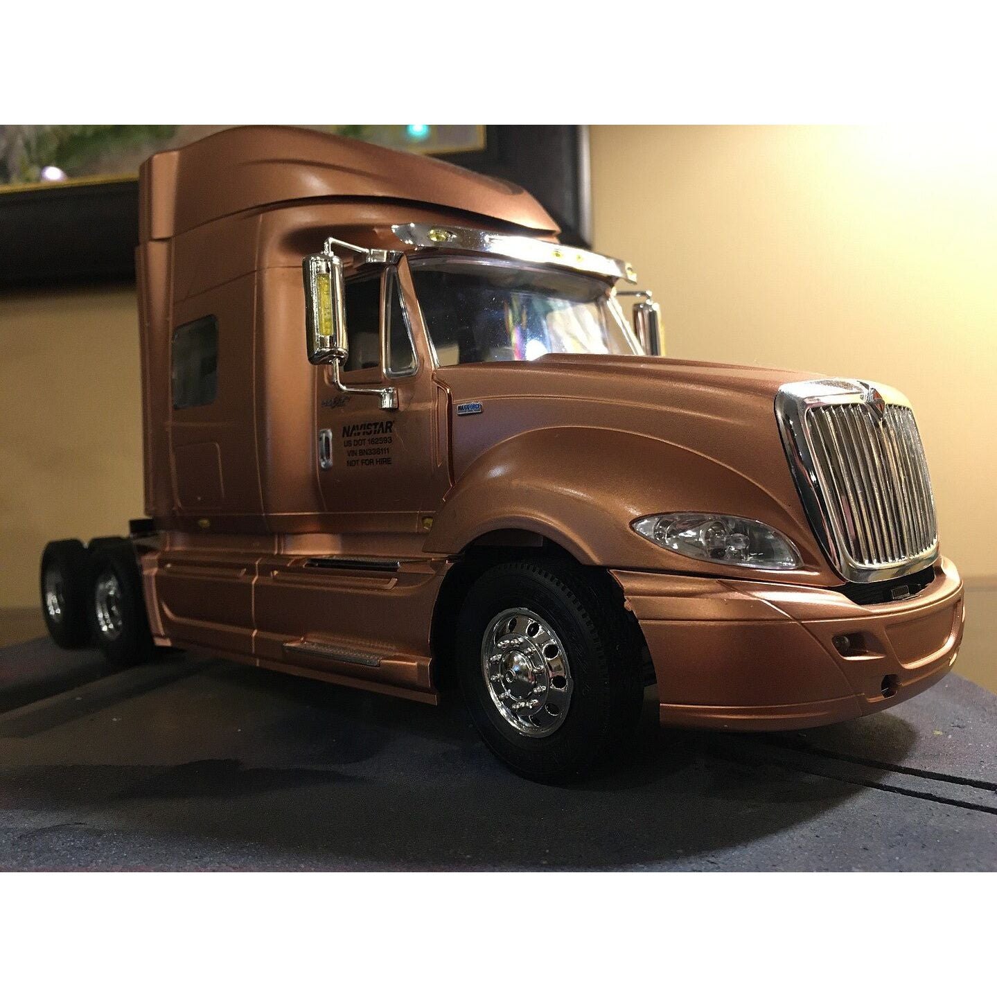 Moebius 2010 International ProStar 1/25 Scale Model Kit - Moebius - ModelCars.com