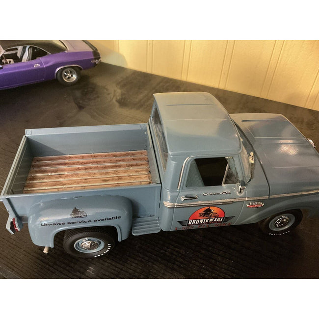 Moebius Model 1/25 1966 Ford F - 100 Flareside Pick - Moebius - ModelCars.com