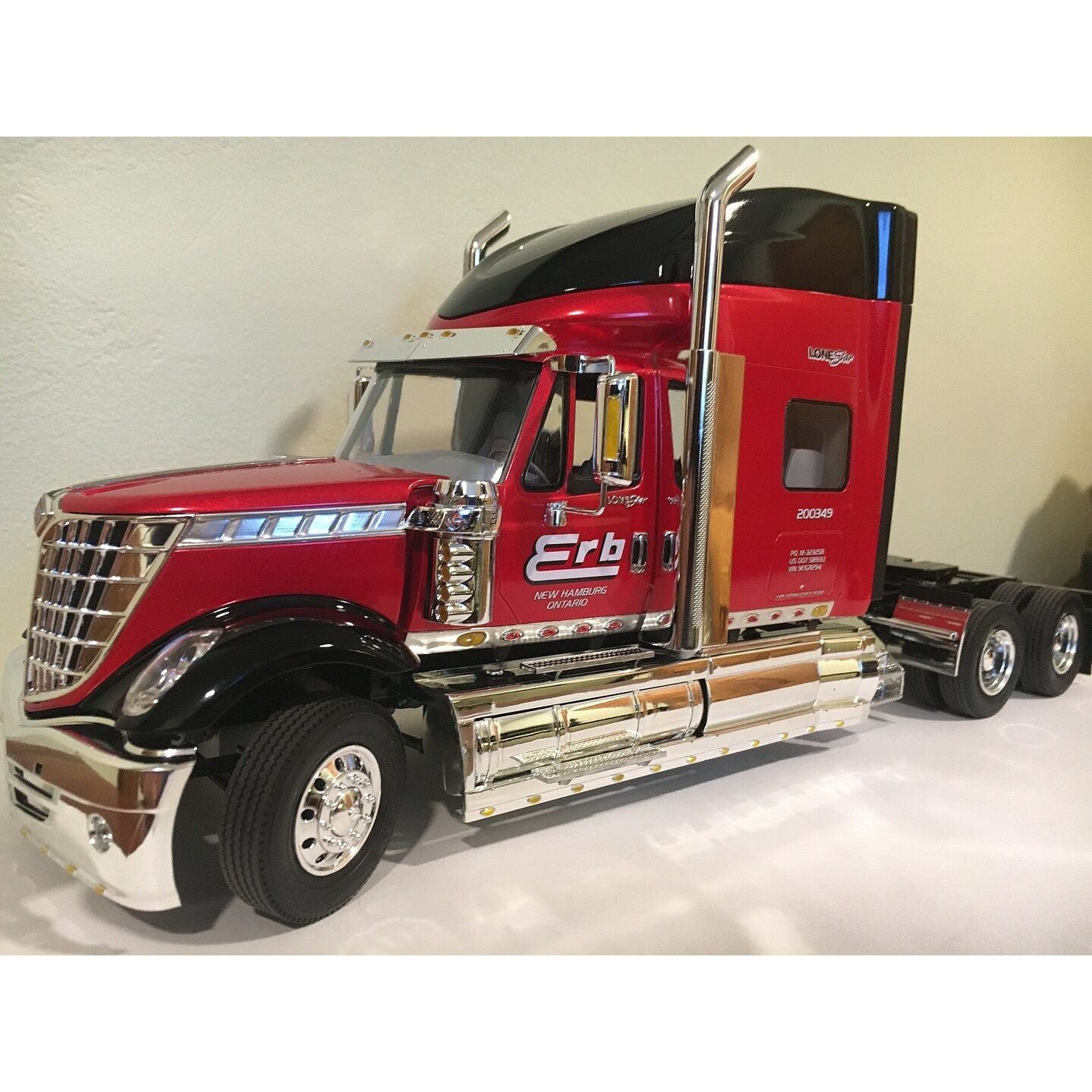 Moebius Model 1/25 2010 International Lonestar Semi Tractor Model Kit