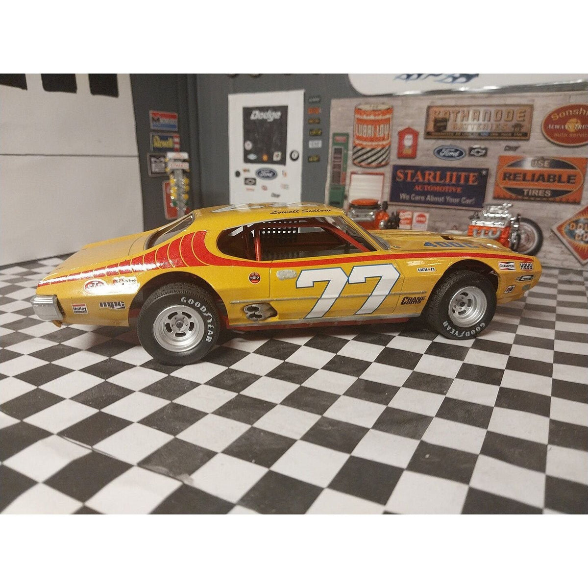 MPC 1/25 1970 Pontiac GTO Super Stocker-MPC-ModelCars.com