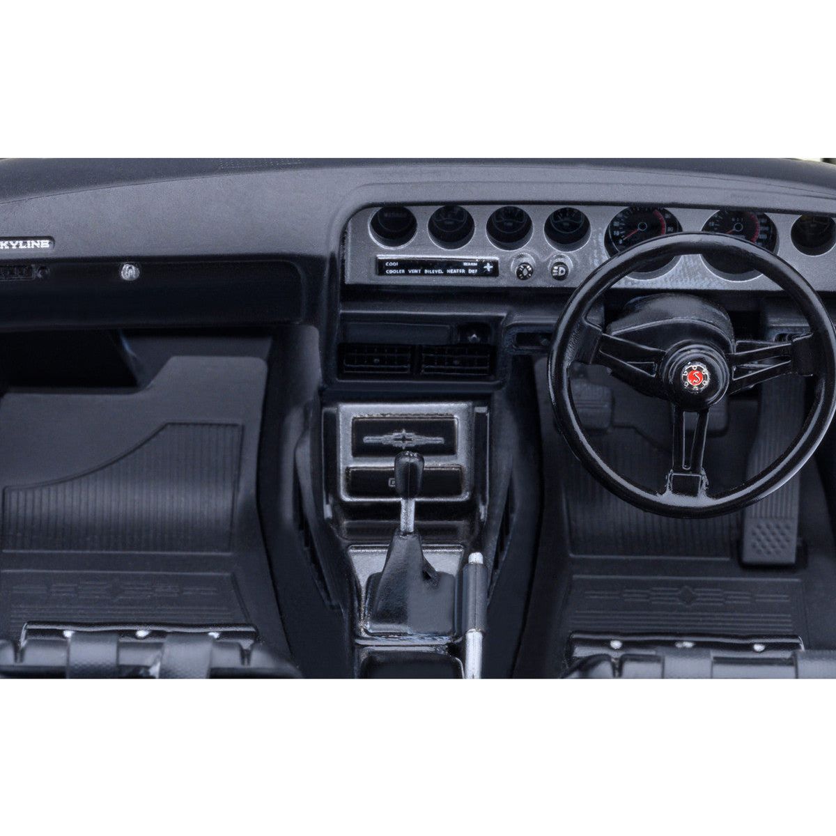 Nissan Skyline 2000GT-R (KPGC110) Tuned Version RHD (Right Hand Drive) White 1/18 Model Car by Autoart-Autoart-ModelCars.com