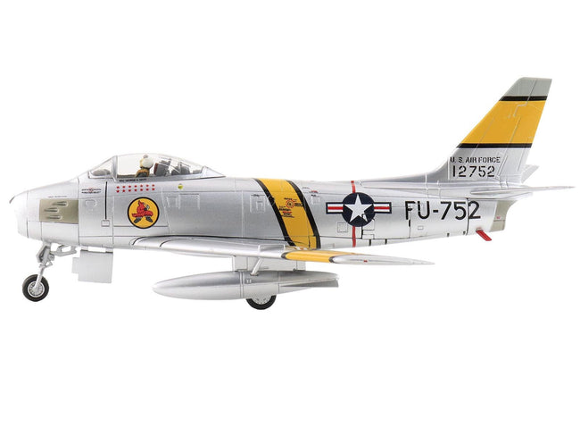 North American F-86E Sabre Fighter Aircraft "51-2752 Colonel George Andrew Davis Jr. 4th FIG 334th FIS" (1952) United States Air Force "Air Power Series" 1/72 Diecast Model by Hobby Master-Hobby Master-ModelCars.com