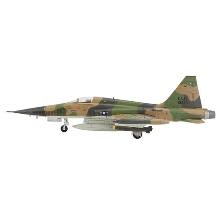 Northrop F - 5C Skoshi Tiger Aircraft "64 - 13332 10th FCS Bien Hoa AFB" (1965) United States Air Force "Air Power Series" 1/72 Diecast Model by Hobby Master - Hobby Master - ModelCars.com