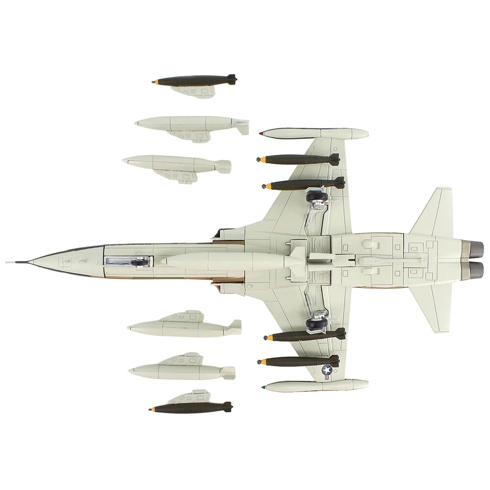 Northrop F - 5C Skoshi Tiger Aircraft "64 - 13332 10th FCS Bien Hoa AFB" (1965) United States Air Force "Air Power Series" 1/72 Diecast Model by Hobby Master - Hobby Master - ModelCars.com