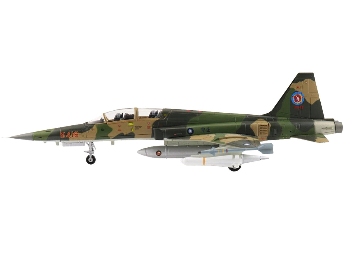Northrop F-5F Tiger II Aircraft "46th Aggressor Squadron 7th Flight Training Wing" Republic of China Air Force "Air Power Series" 1/72 Diecast Model by Hobby Master-Hobby Master-ModelCars.com