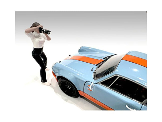 "Photographers" Figure #2 for 1/24 Scale Models by American Diorama-American Diorama-ModelCars.com