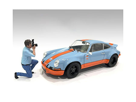 "Photographers" Figure #3 for 1/24 Scale Models by American Diorama-American Diorama-ModelCars.com