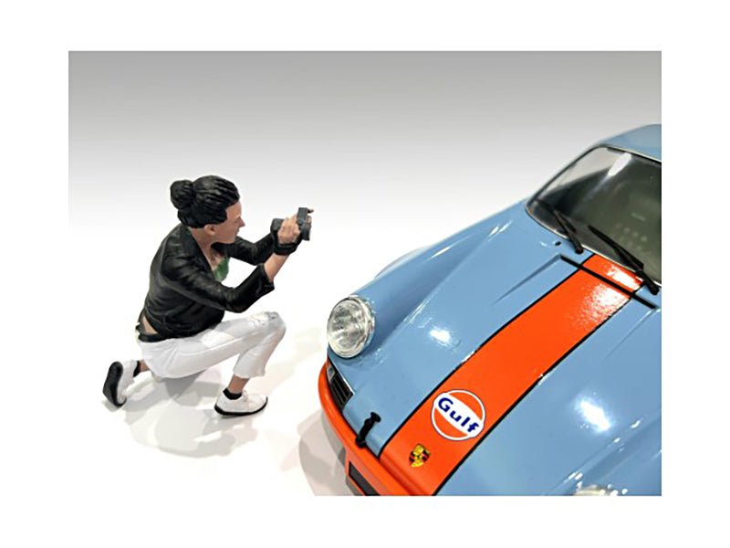 "Photographers" Figure #5 for 1/18 Scale Models by American Diorama-American Diorama-ModelCars.com