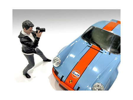 "Photographers" Figure #6 for 1/18 Scale Models by American Diorama-American Diorama-ModelCars.com