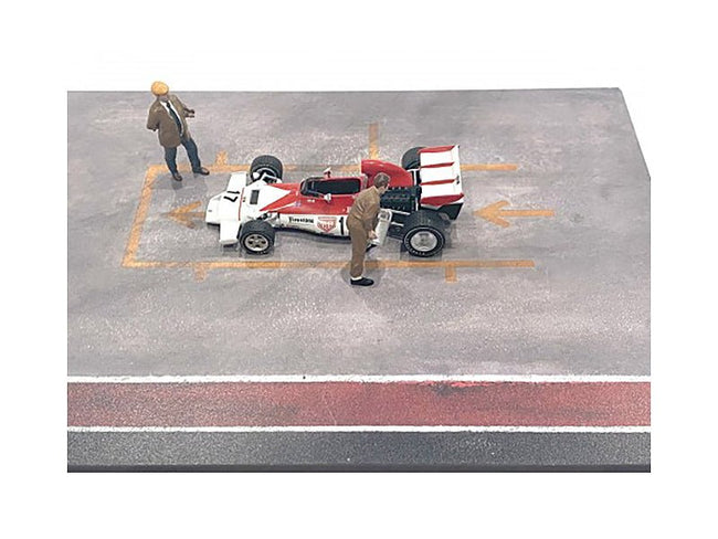 "Race Day" Two Diecast Figures Set 4 for 1/43 Scale Models by American Diorama-American Diorama-ModelCars.com