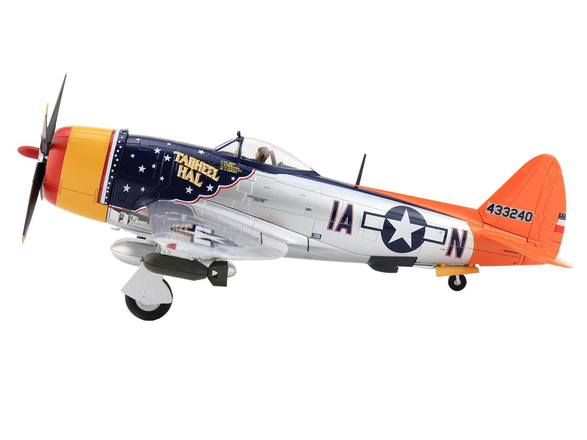 Republic P-47D Thunderbolt Aircraft "Tarheel Hal Lt. 'Ike' David 66 FS 358 FG" (1945) United States Army Air Forces "Air Power Series" 1/48 Diecast Model by Hobby Master-Hobby Master-ModelCars.com
