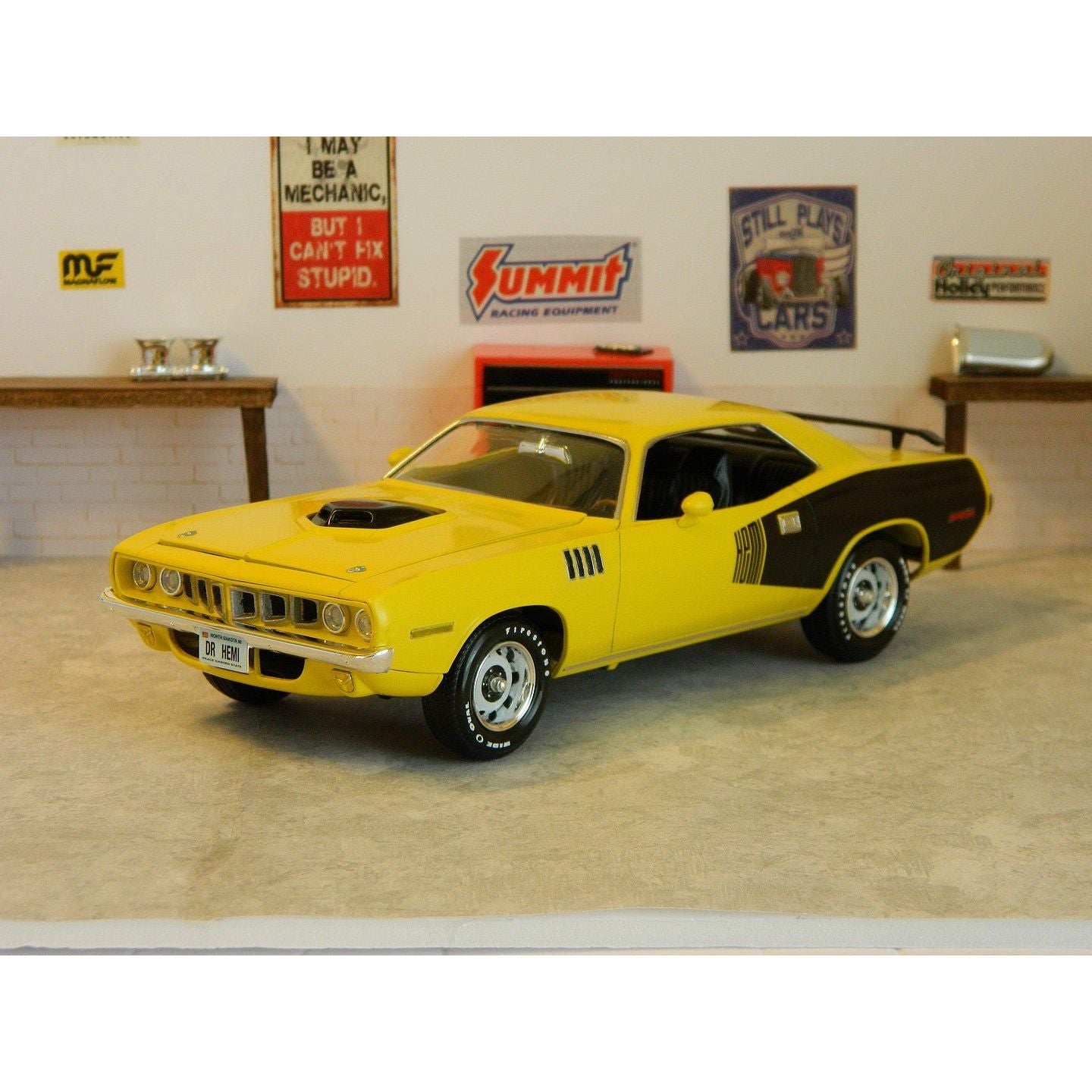 Revell 1/24 1971 HEMI 'Cuda Hardtop - Revell - ModelCars.com