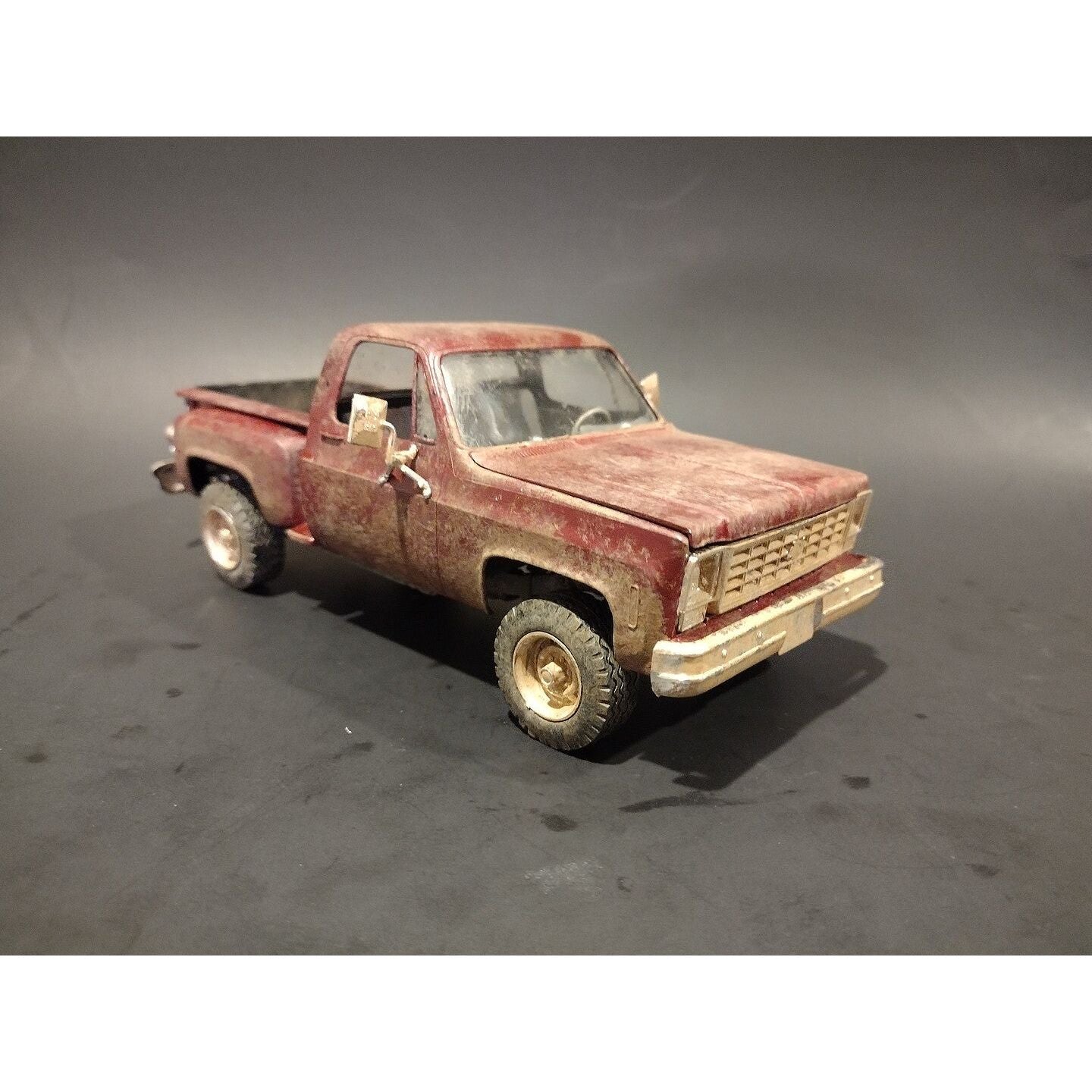 Revell 1/24 1976 Chevy Sport Stepside Pickup 4X4 - Revell - ModelCars.com