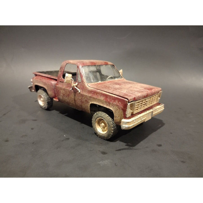 Revell 1/24 1976 Chevy Sport Stepside Pickup 4X4 - Revell - ModelCars.com