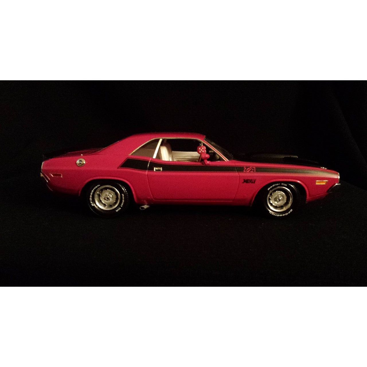 Revell 1/24 '70 Dodge Challenger 2 'n 1 - Revell - ModelCars.com