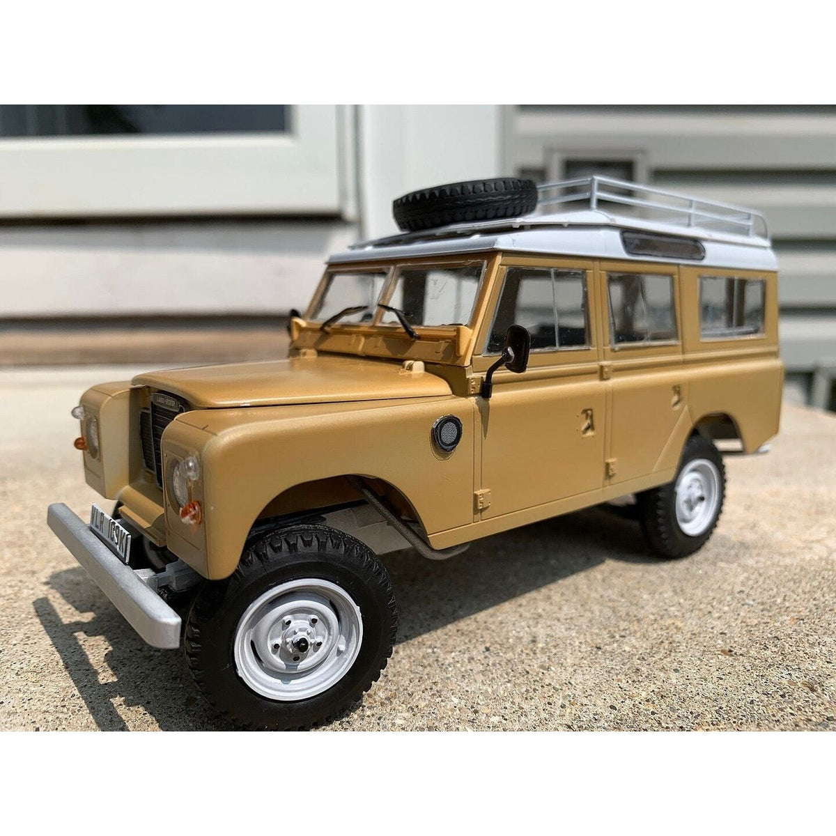 Revell 1/24 Land Rover Series III-Revell-ModelCars.com