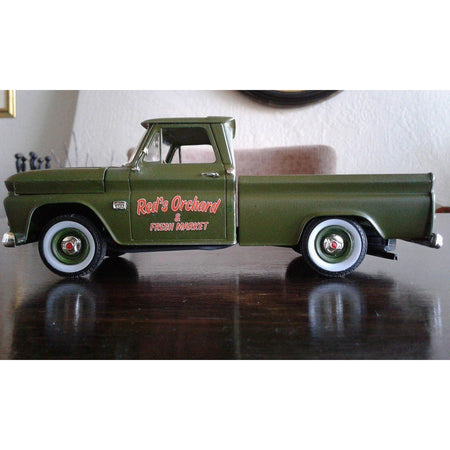 Revell 1/25 1966 Chevy Fleetside Pickup-Revell-ModelCars.com