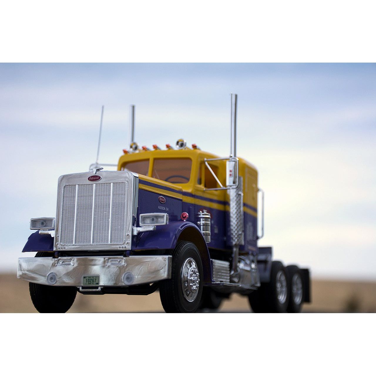 Revell 1/25 Peterbilt 359 Conventional Tractor - Revell - ModelCars.com