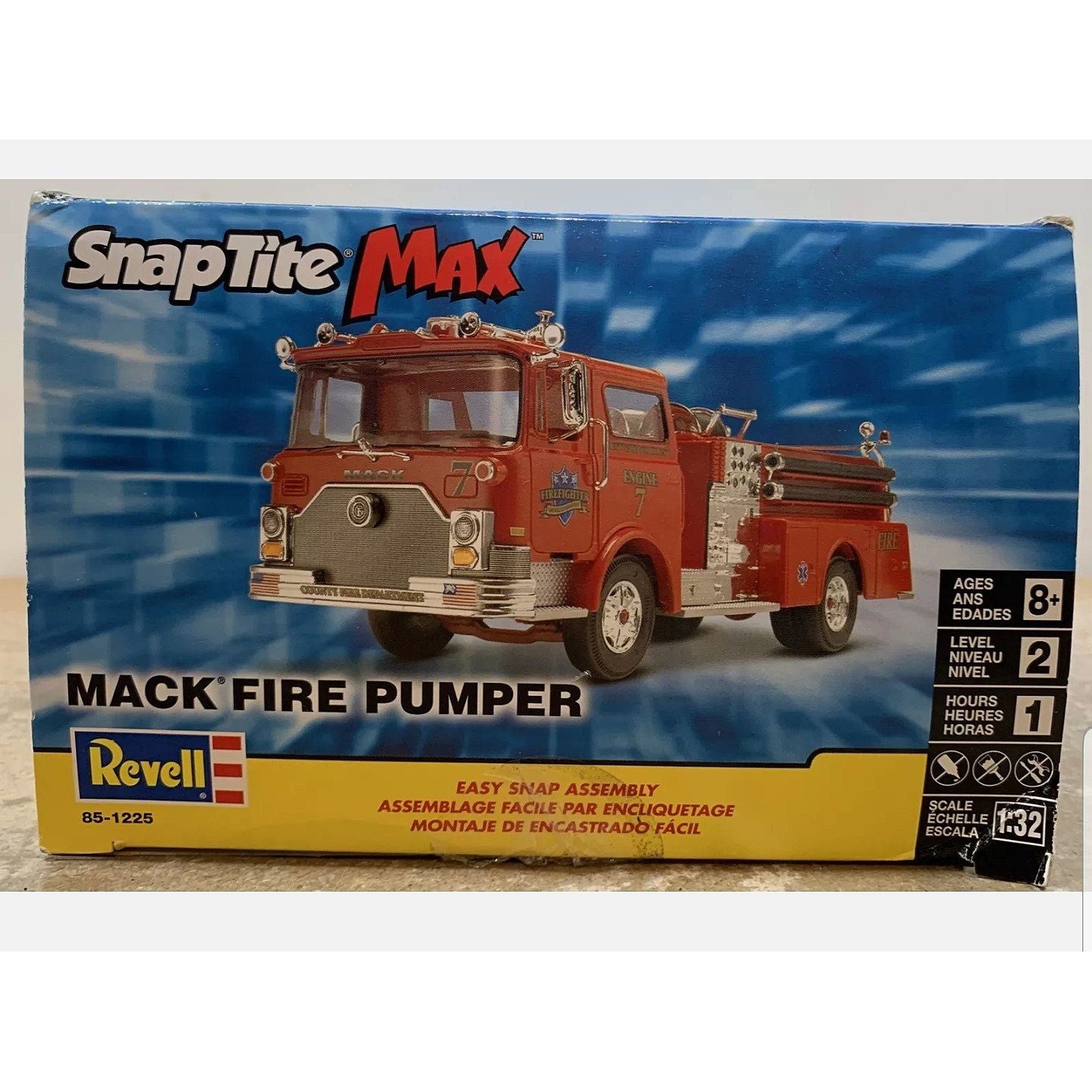 Revell 1/32 Mack Fire Pumper - Revell - ModelCars.com