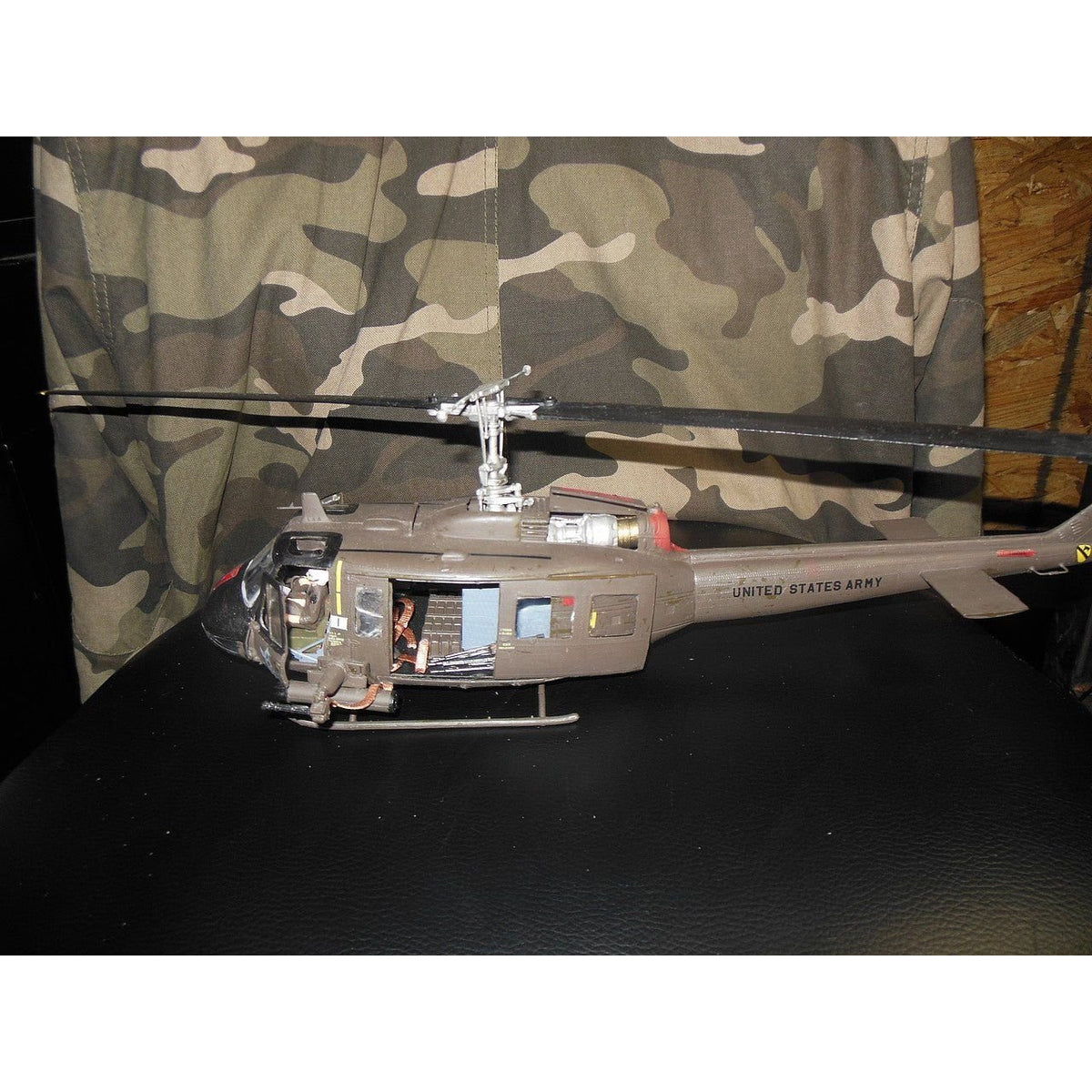 Revell 1/32 UH-1D Huey Gunship-Revell-ModelCars.com