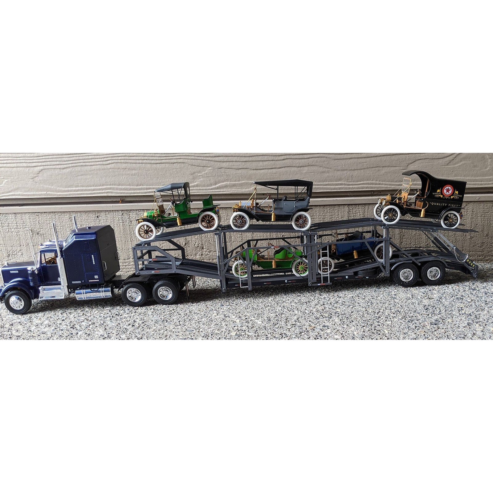 Revell Auto Transport Trailer 1/25 Scale Model Kit - Revell - ModelCars.com