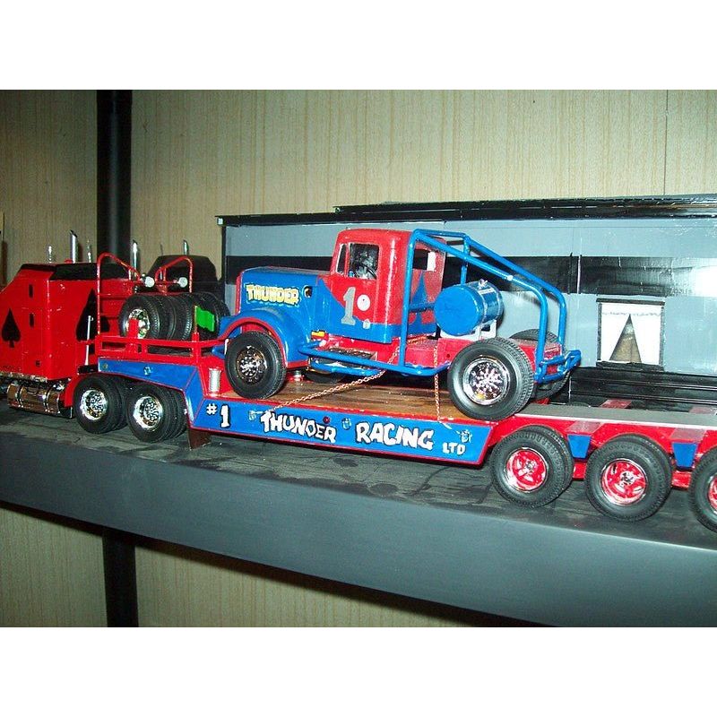 Revell Kenworth W900 Tractor 1/25 Scale Model Kit