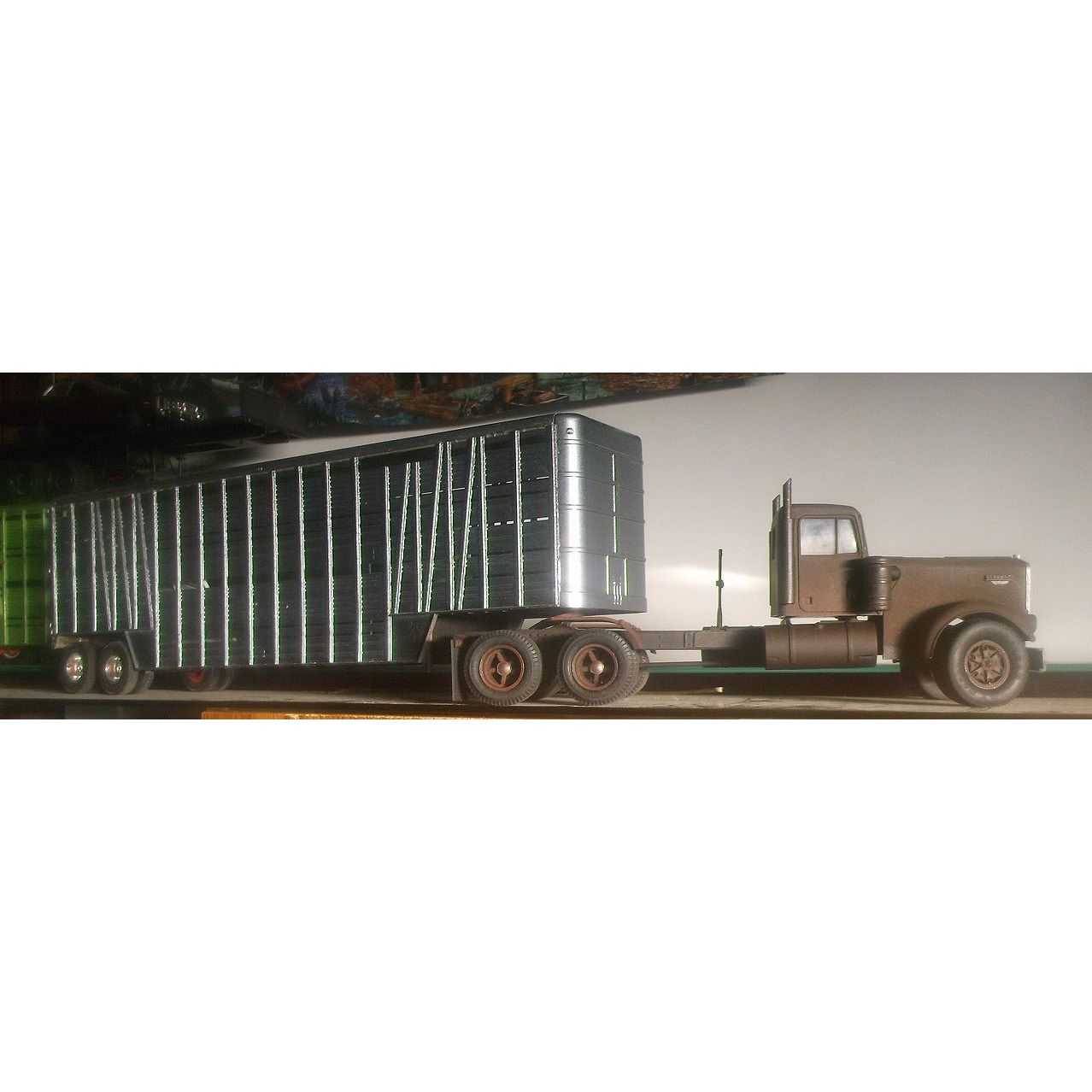 Revell Kenworth W900 Tractor 1/25 Scale Model Kit