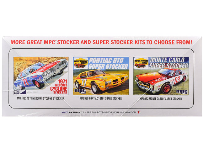 Skill 2 Model Kit 1972 Ford Torino Stock Car "Bobby Isaac" 1/25 Scale Model by MPC-MPC-ModelCars.com