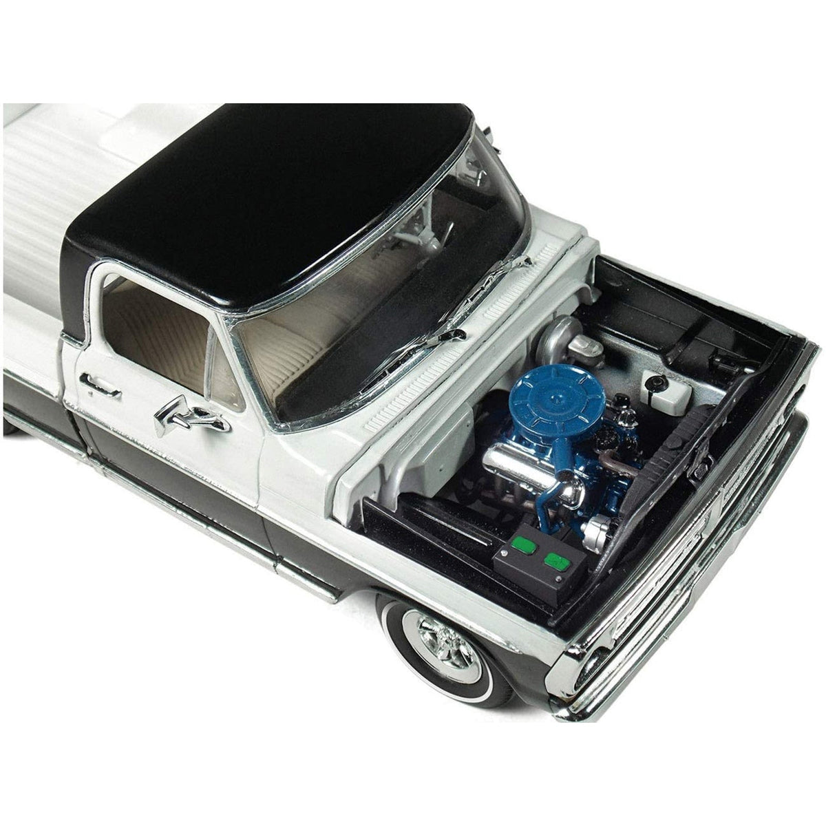 Skill 3 Model Kit 1972 Ford Sport Custom Pickup Truck 1/25 Scale Model by Moebius-Moebius-ModelCars.com